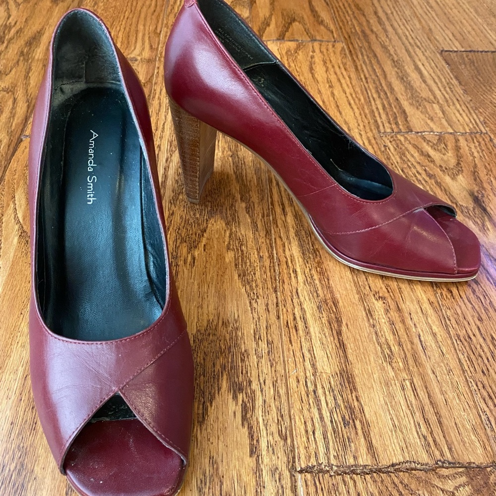 Amanda Smith Burgundy Leather Peep Toe Heels EUC
